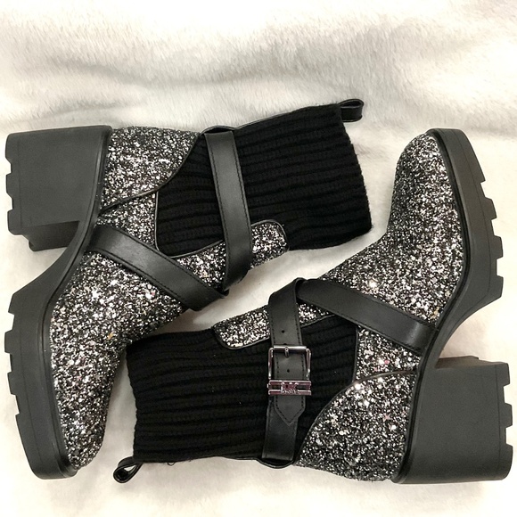 Michael Kors KEISHA Pull On Chunky Combat Lug Sole Buckled Sock Booties Sz 7.5 - Picture 8 of 16